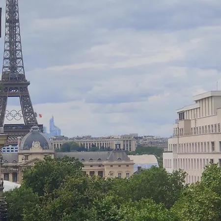 Ultra Luxe Tour Eiffel Apartment Paris